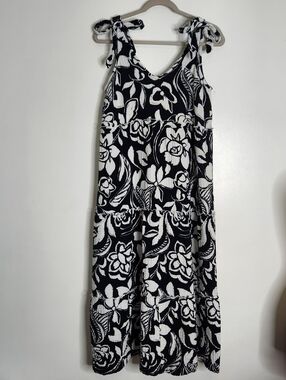 Isabel by Ingrid + Isabel Medium Navy White Floral Gauze Maxi Dress Tie Strap